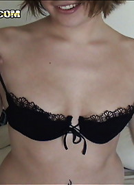 Hailey James Photo 2