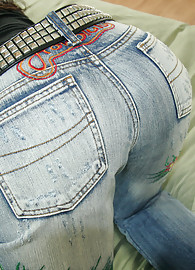 Jennifer Max Photo 3