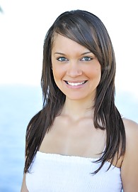 Jasmine Byrne Photo 13