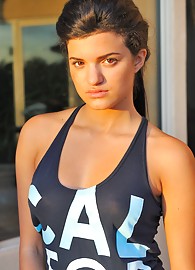 Holly Morgan Photo 1