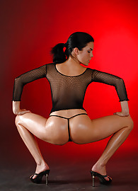 Nelli Hunter Photo 12