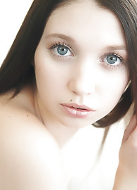 Miriama Kunkelova Photo 4