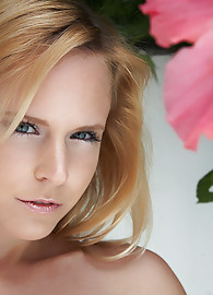 Raylene Richards Photo 15