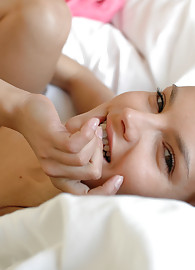 Suzie Carina Photo 12