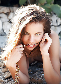 Belinda Nubiles Photo 4