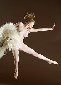 Julia Kristy Photo 10