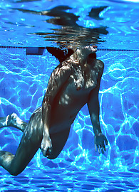 Lorena Garcia Photo 15