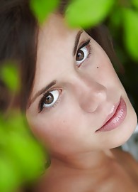 Little Caprice Photo 7