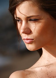 Little Caprice Photo 8