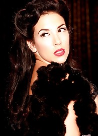 Jelena Jensen Photo 4