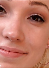 Lily LaBeau Photo 15