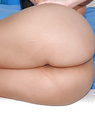 Cynthia Bang Photo 11