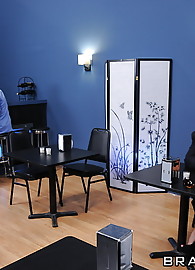 Nikita Von James Photo 5