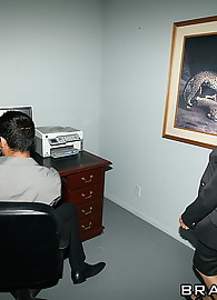 Nikita Von James Photo 7