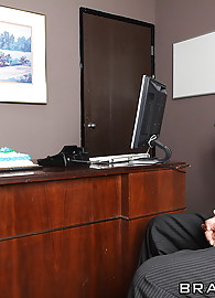 Jenaveve Jolie Photo 7