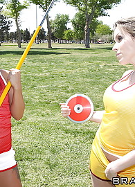 Courtney Cummz Photo 5