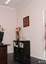 Jenna Presley Photo 8