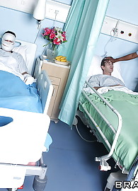 Jasmine Webb Photo 7