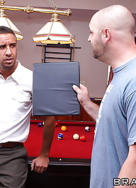 Mishka Venter Photo 9