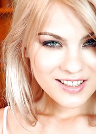 Jasmine Rouge Photo 2