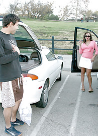 Claudia Valentine Photo 4