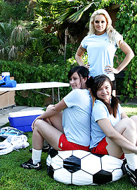 Monica Mayhem Photo 4