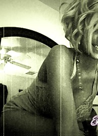 Ember Reigns Photo 7