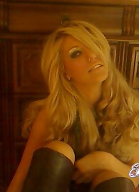 Ember Reigns Photo 4