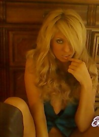 Ember Reigns Photo 5