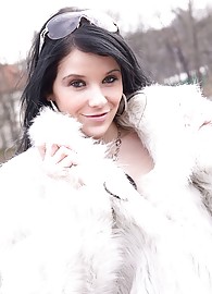 Adrianne Black Photo 3