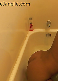 Janelle Love Photo 12