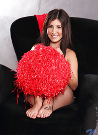 Missi Daniels Photo 15