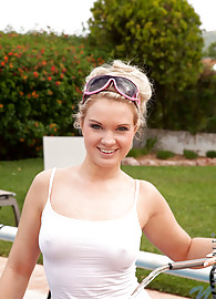 Shelly Roberts Photo 1