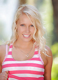 Vanessa Cage Photo 3