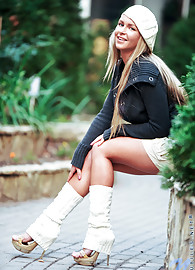 Amanda Blake Photo 15