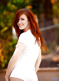 Elle Alexandra Photo 3