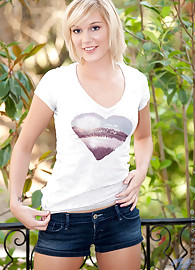 Hayden Hawkens Photo 6