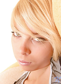 Alice Wonderbang Photo 8