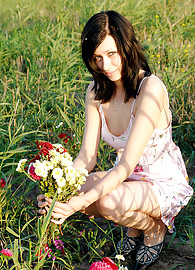 Holly Nubiles Photo 3