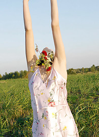 Holly Nubiles Photo 8