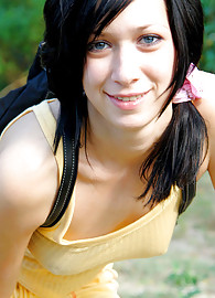 Holly Nubiles Photo 3