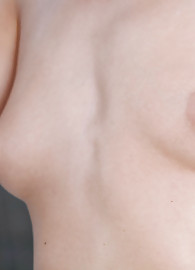 Leony April Photo 12