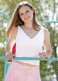 Jules Nubiles Photo 5