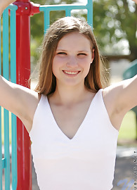 Jules Nubiles Photo 9