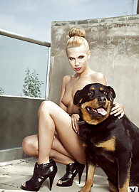 Justine Miller Photo 9