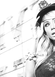 Sara Jean Underwood Photo 14