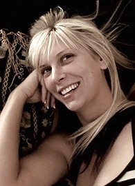 Jennifer Dark Photo 1