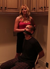 Kinley Knight Photo 1