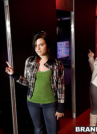 Brandi Belle Photo 3