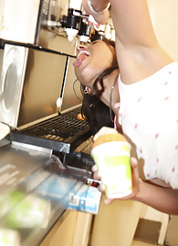 Alexis Breeze Photo 5